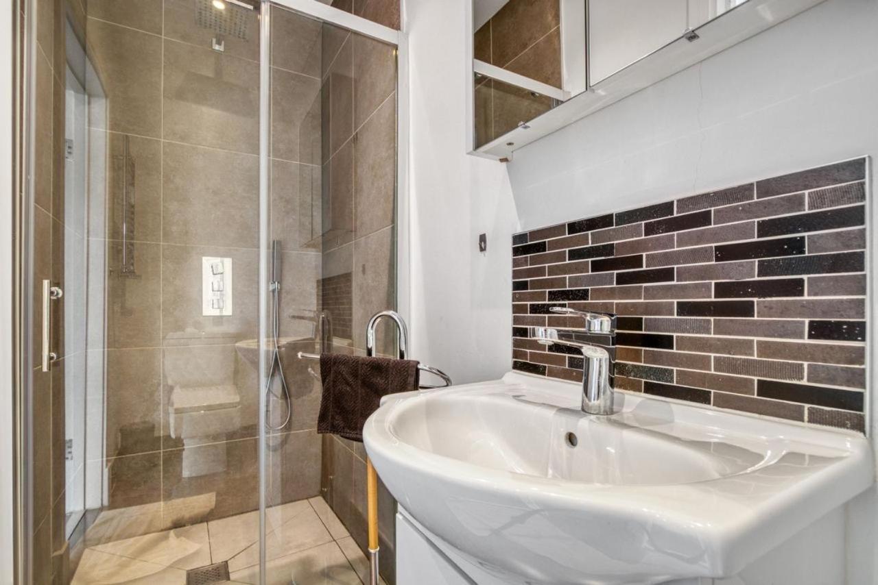 Apartamento Luxurious Hidden Gem In Wandsworth Londres Exterior foto
